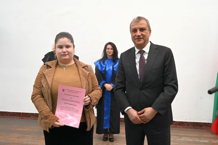 ЮЗУ-кмет-дипломиране