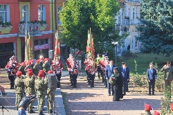 Пушки и камбанен звън възвестиха 105 г. свобода в Благоевград