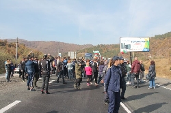 Протест срещу високите цени на горивата блокира Е-79