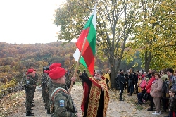 Родолюбиви българи построиха войнишки паметник в село Махалата