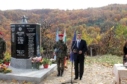 Родолюбиви българи построиха войнишки паметник в село Махалата