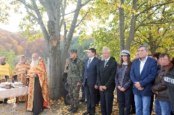 Родолюбиви българи построиха войнишки паметник в село Махалата