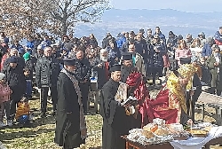 Исторически ден за Церово! За първи път камбанен звън огласи селото!
