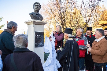 Паметник на Васил Левски е гордостта на певеца Володя Стоянов