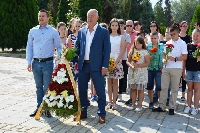 Симитли почете Левски с шествие и цветя