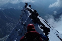 Знамето на Разлог развяха планинари на най-високия австрийски връх