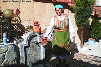 Нежният стожер на фолклора в Коларово чества 80-г. юбилей