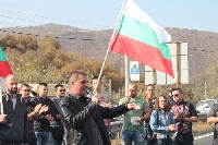 Благоевград се събуди, блокира Е-79 заради скъпите горива