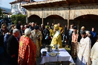 Митрополит Серафим благослови хората в Крупник
