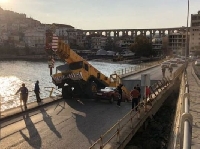 В Кавала се срути мост в центъра на града.