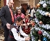 Деца от Българската Коледа украсиха елхата в президентството