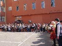 Няма да местят математическата и езиковата гимназии в Благоевград Няма да местят математическата и езиковата гимназии в Благоевград