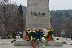 Десетки отрупаха с цветя паметника на Гоце Делчев в Благоевград