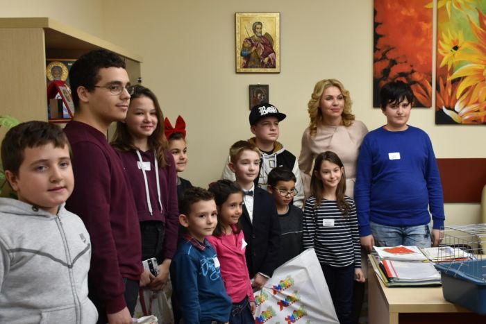 Наградиха деца от Благоевград за хубави писма до Дядо Коледа