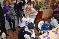 Наградиха деца от Благоевград за хубави писма до Дядо Коледа