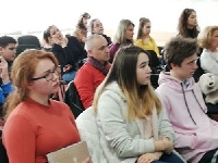 Наградиха победителите в състезание по писане на английски език