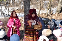 В гора Баба Марта закичи с мартеници деца от Банско В гора Баба Марта закичи с мартеници деца от Банско