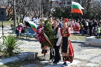 Сандански отбеляза с военни почести свободата на България
