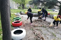 Втори ден малки и големи чистят Благоевград