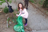 Втори ден малки и големи чистят Благоевград