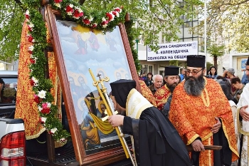 Литийно шествие с чудотворна икона за празника на Сандански