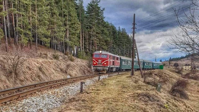 За 6 май празничен тур на теснолинейката от Септември за Добринище