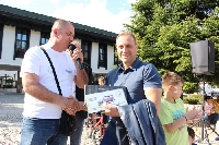 Понтиак от 1931 събра погледите на парад в Банско