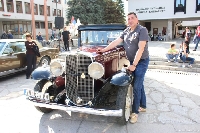 Понтиак от 1931 събра погледите на парад в Банско Понтиак от 1931 събра погледите на парад в Банско