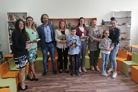 Даряват детски книжки на читалня за 1 юни в Благоевград