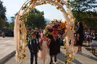 Слънчогледова арка за учениците в Симитли