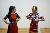 Фолклорна разходка представиха студенти от ЮЗУ