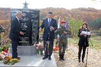 С почетен караул и духова музика откриха войнишки паметник в Махалата
