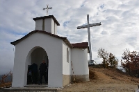 Свещеник освети нов православен храм край село Ракитна