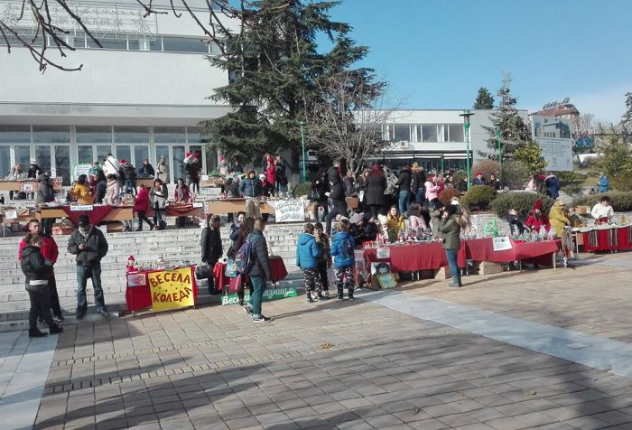 Благотворителен базар за болно дете правят в Сандански
