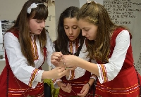 Ученици сътвориха красиви сурвачки в Гоце Делчев Ученици сътвориха красиви сурвачки в Гоце Делчев