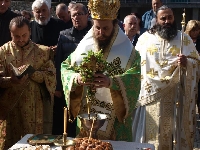 Раздават курбан за здраве край параклиса  Свети Георги” в село Полена