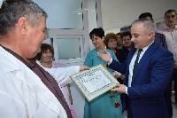 Кметът на Сандански дари видеопринтер на родилното отделение Кметът на Сандански дари видеопринтер на родилното отделение
