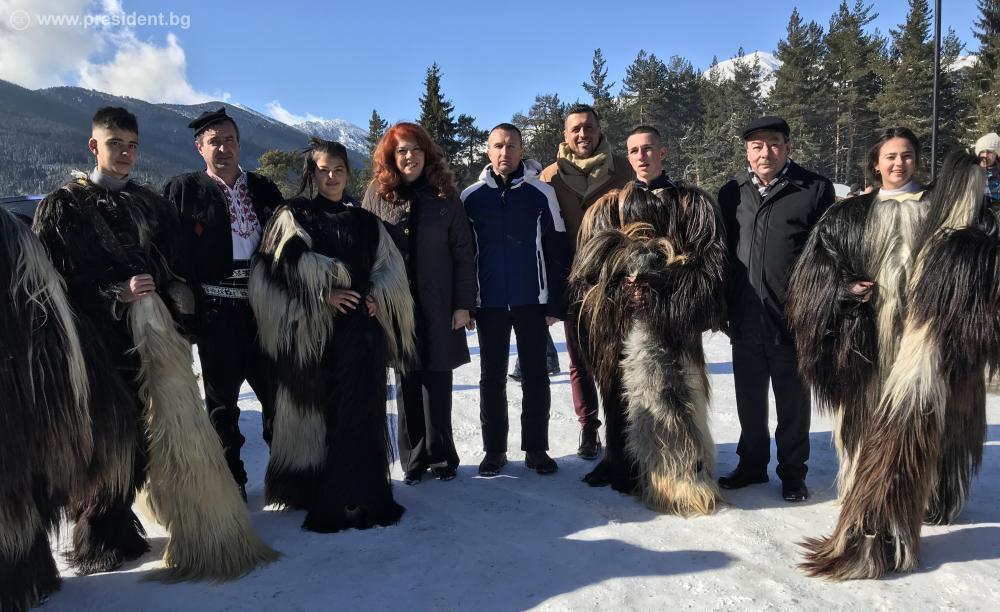 Кметът на Белица посрещна на Зимен празник в Семково скъпи гости и хиляди приятели