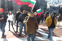 Благоевградчани се събраха на митинг в подкрепа на Румен Томов, Тутата развя националния флаг Благоевградчани се събраха на митинг в подкрепа на Румен Томов, Тутата развя националния флаг