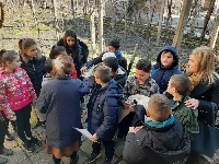 Ученици от Крупник дариха пари за лекарства на баба Бонка