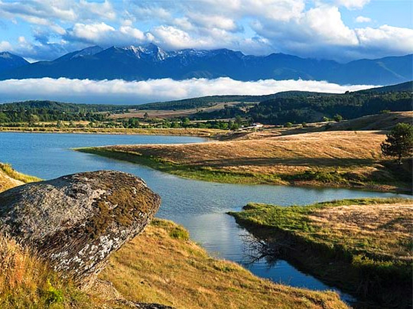 Слънцето се показва по-смело, пролетни температури