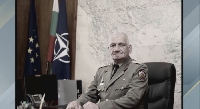 Стотици изпратиха началника на отбраната ген. Андрей Боцев Стотици изпратиха началника на отбраната ген. Андрей Боцев