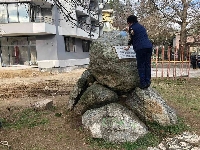 Дамите от ГЕРБ в Благоевград почистиха паметния знак на майор Орлински