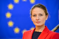 Цветелина Пенкова настоява пред ЕК за общоевропейски мерки за защита на потребителите при отварянето на заведенията Цветелина Пенкова настоява пред ЕК за общоевропейски мерки за защита на потребителите при отварянето на заведенията