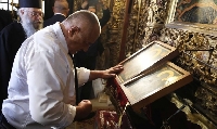 300 лв. глоба за премиера Бойко Борисов, не носи маска в Рилския манастир 300 лв. глоба за премиера Бойко Борисов, не носи маска в Рилския манастир