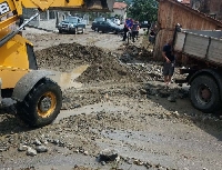 Адска буря наводни къщи и разрови улици в Горно Краище