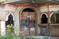 Годините на прехода съсипаха спомените на хиляди българи, крайпътни заведения на Предел тънат в разруха