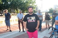 Протестът в Благоевград: Яйца полетяха към партийния офис на ГЕРБ
