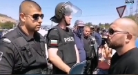 Проверяват сигнал за ударен от полицай протестиращ от Благоевград
