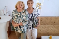 Плакет, цветя и торта за най-обичаната директорка на детска градина в Струмяни